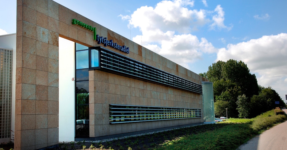 Gemeente Tytsjerksteradiel past openingstijden aan in zomervakantie