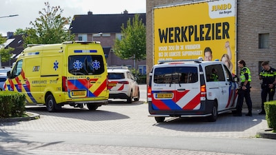 Jongen op fatbike raakt gewond bij botsing met auto op parkeerplaats in Oss