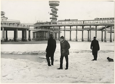Toen was het koud: in 1963 lagen er ijsrotsen op het strand