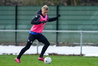 Voetballer is al sinds september op proef bij Vitesse, maar heeft nog steeds geen contract