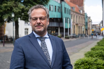 Wethouder in Zutphen is zijn dubbelrol helemaal beu en hakt nu zelf de knoop door