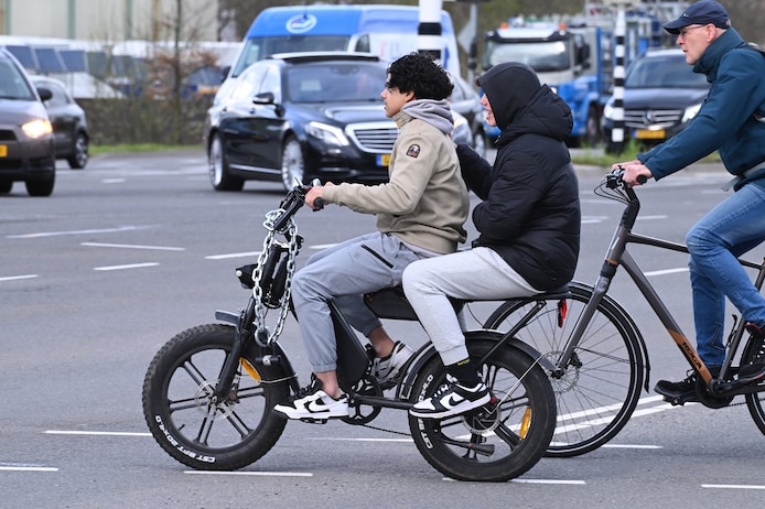 Lezers vinden kinderen op fatbikes maar niks: 'Wie dit ooit bedacht  heeft..' | Alphen aan den Rijn | AD.nl