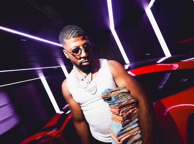 Burgemeester Schouten sluit Rotterdamse club na concrete dreiging voor omstreden rapper JoeyAK