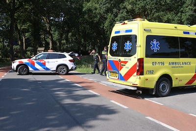 Motorrijder gewond na aanrijding op Hessenweg in Lunteren