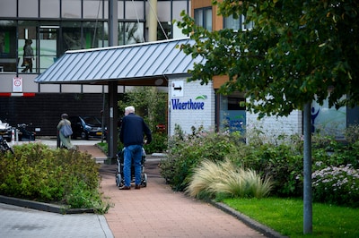 Moeder van Jermaine lag dagen dood in verpleeghuis: ‘Niemand wist wanneer ze voor het laatst was gezien’