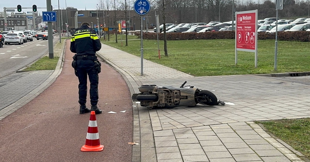 Scooterrijder gewond na botsing met camper op de Fort Willemweg in Maastricht