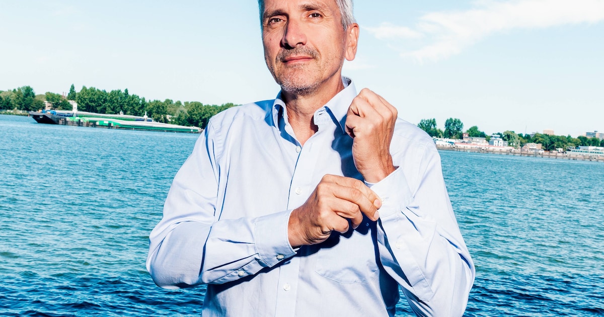 Philip Dröge geeft lezing in Boekhandel Van de Ven in Soest
