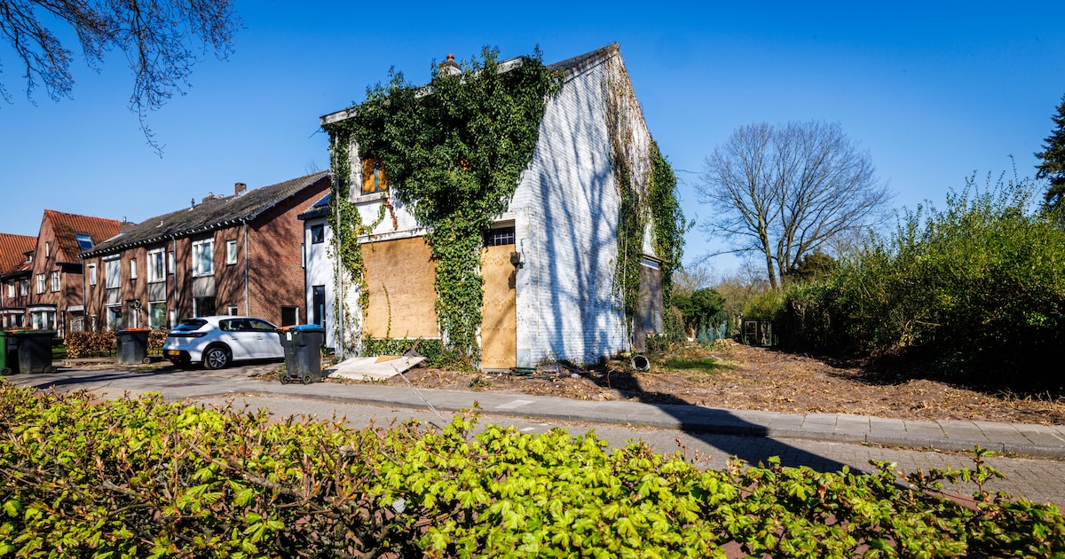 Overwoekerd ‘krot’ is ‘niet om aan te zien’ maar ook nieuwbouwplan ziet de buurman niet zitten