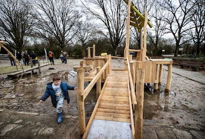 Zandbouwspeelplaats voor álle kinderen toegankelijk in het Philips van Lenneppark in Eindhoven