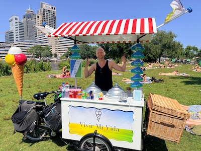 Meet Erwin: the man behind Amsterdam's cheeriest ice cream cart