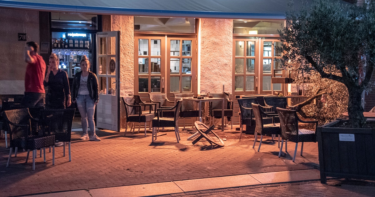 Verzekeraar eist half miljoen euro van automobilist (23) die met volle snelheid inreed op vol terras