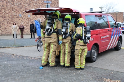 Bewoners slaan alarm om onbekende witte substantie, eerder intimidatie met vuurwerk