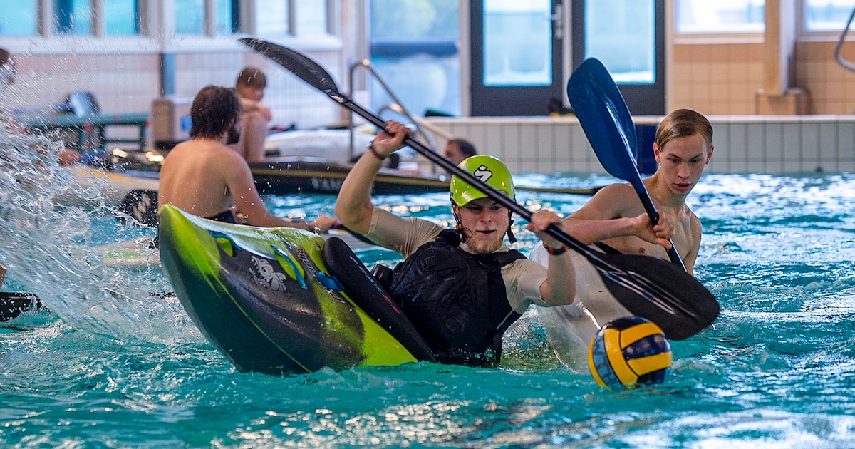 Bergse kanovereniging Zeewitoe houdt eskimoteercursus in Hoogerheide