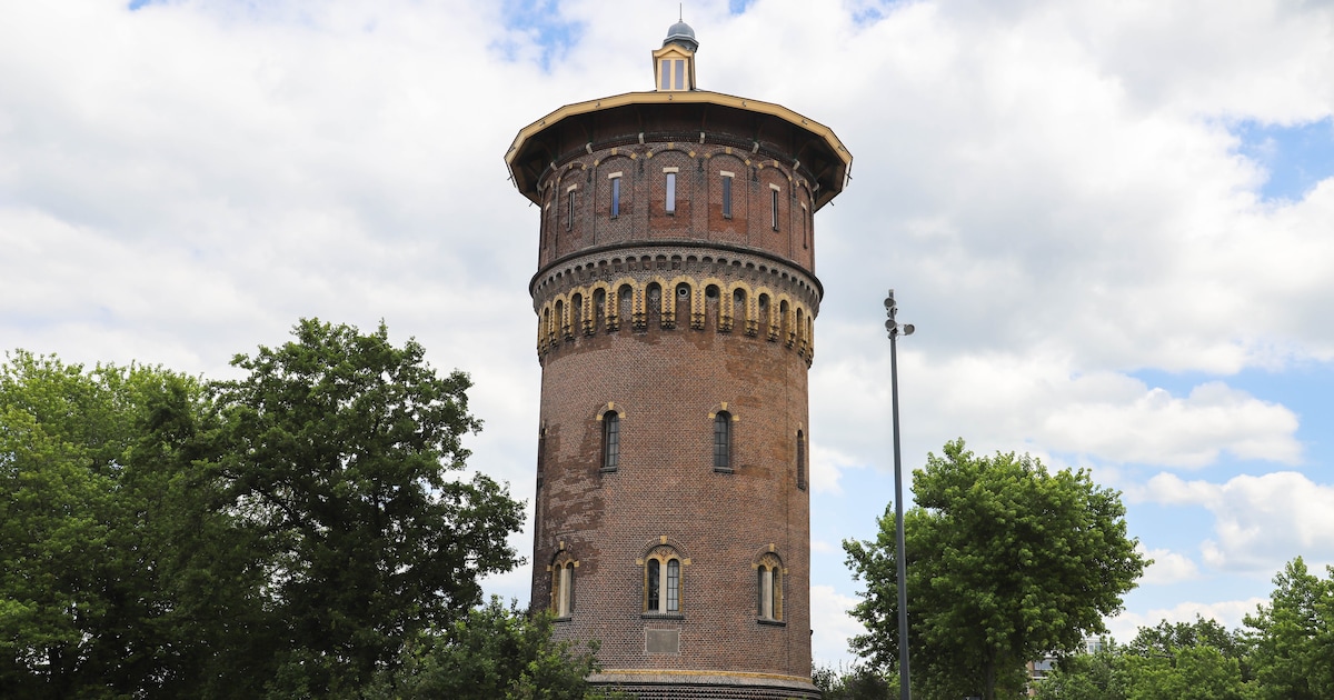 Binnengluren: de Bergse watertoren is te koop (en die wil je zien)