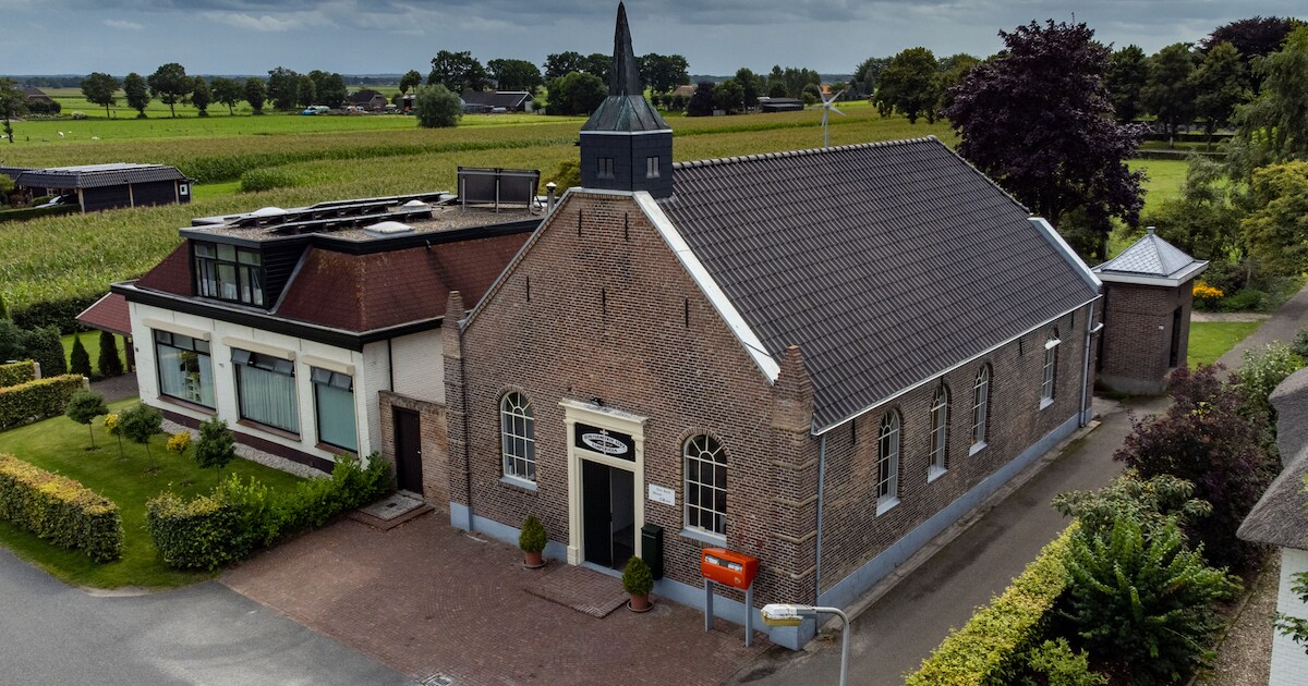 ‘In de weer voor de Heer’ in Kamperveen: kerkgebouw wordt verbouwd (en is bijna klaar)