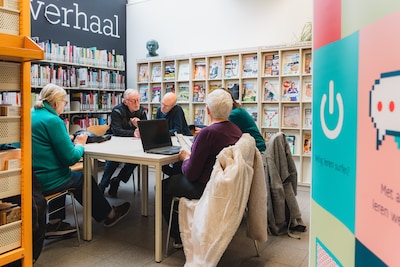Hoe houd je zelf grip in de digitale wereld? Gratis bijeenkomst voor ouderen