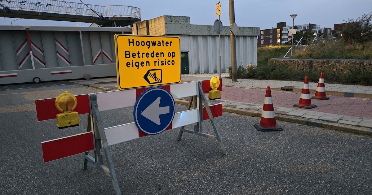 Dijkdoorgangen Delfzijl gesloten wegens hoogwater