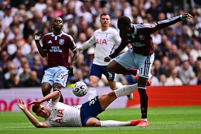 Spurs ziet Pedro Porro al snel geblesseerd uitvallen tegen Aston Villa