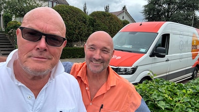 PostNL stuurt pakketbezorger Paul naar een andere wijk, bewoners zijn boos: ‘Hij zat zelfs in onze a