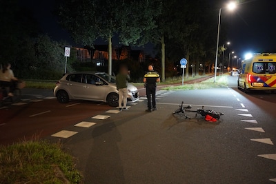 Fietser gewond na aanrijding met auto op kruising in Zwolle