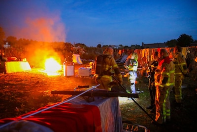 Afval in brand gestoken bij 'tentenkamp' in Apeldoorn, man krijgt bekeuring