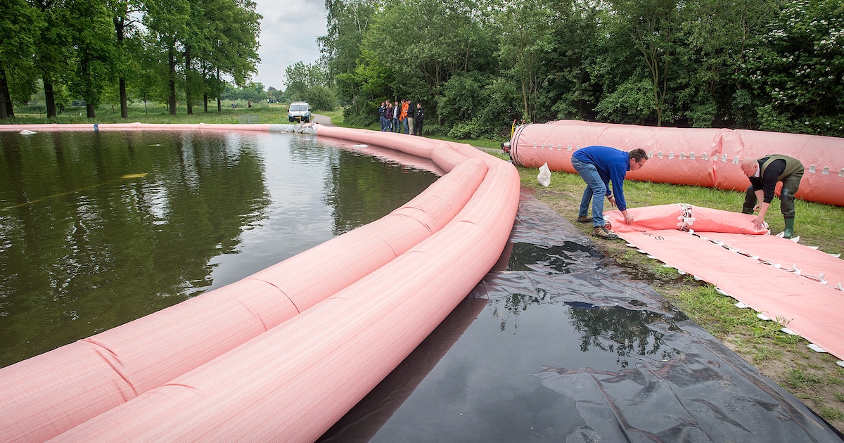 Maastricht oefent met mobiele waterkering langs de Maas