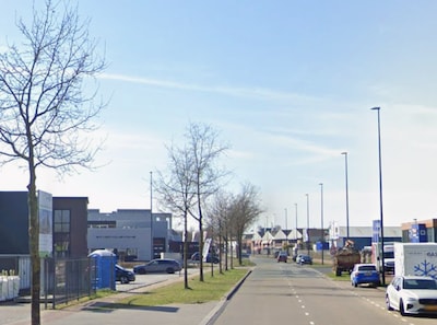 Politie vindt ruim 100 kilo softdrugs bij bedrijf in Apeldoorn