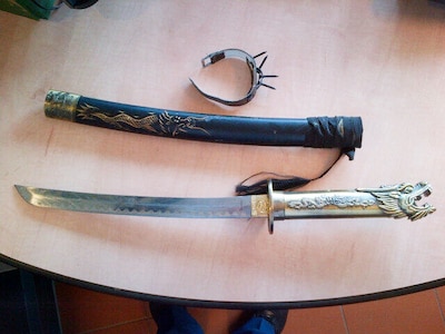 Met een samoeraizwaard de straat op, mag dat? Dit zijn de regels