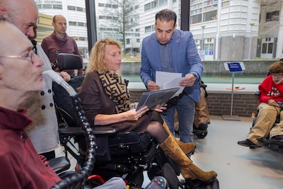 Gehandicapten vragen gemeente Dordrecht hulp in strijd met zorgverlener