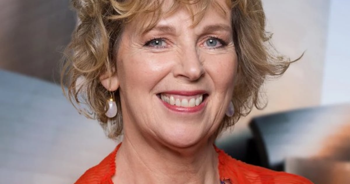 Simone van den Ende geeft presentatie in Boekhandel Van de Ven in Soest over presenteren