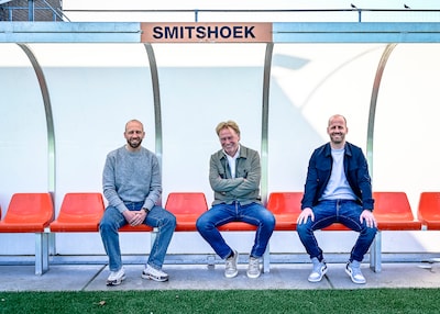 Jack van den Berg bij Smitshoek herenigd met oud-pupillen: ‘Fantastisch om die gasten deze kans te g