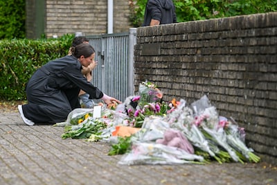 Axel houdt stille tocht voor omgekomen kinderen en schooldirecteur na dramatisch ongeval