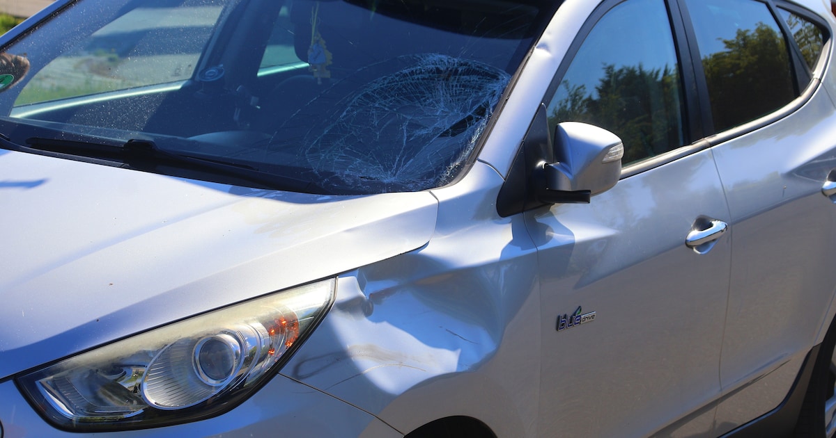 Fietser gewond na aanrijding auto op Vinkenweg in Rijnsburg