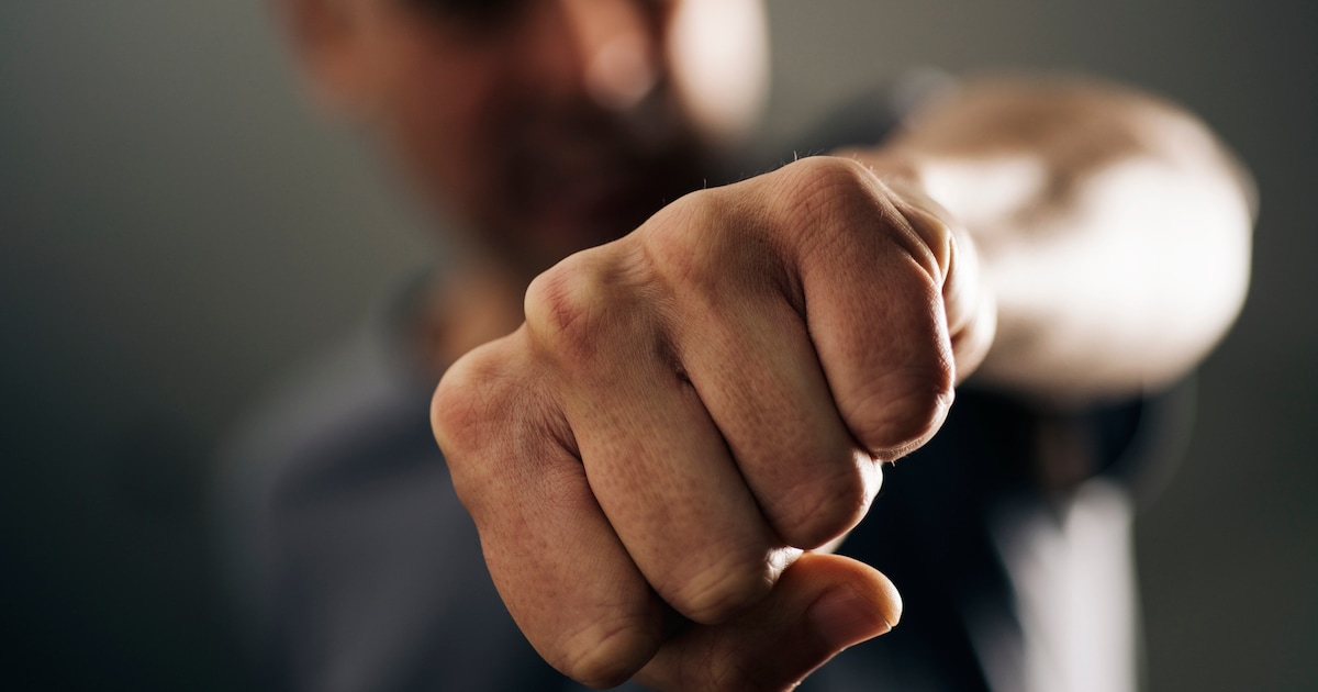 Toen zijn vriendin werd nagefloten verloor Nootdorper (18) zijn zelfbeheersing en brak kaak van slac