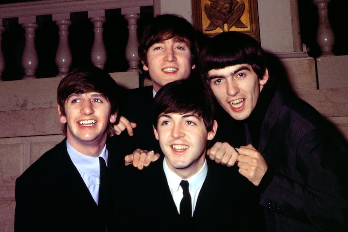 Nieuw nummer van The Beatles krijgt 4 sterren: John Lennons zang is kwetsbaar en gevoelig | Show | AD.nl