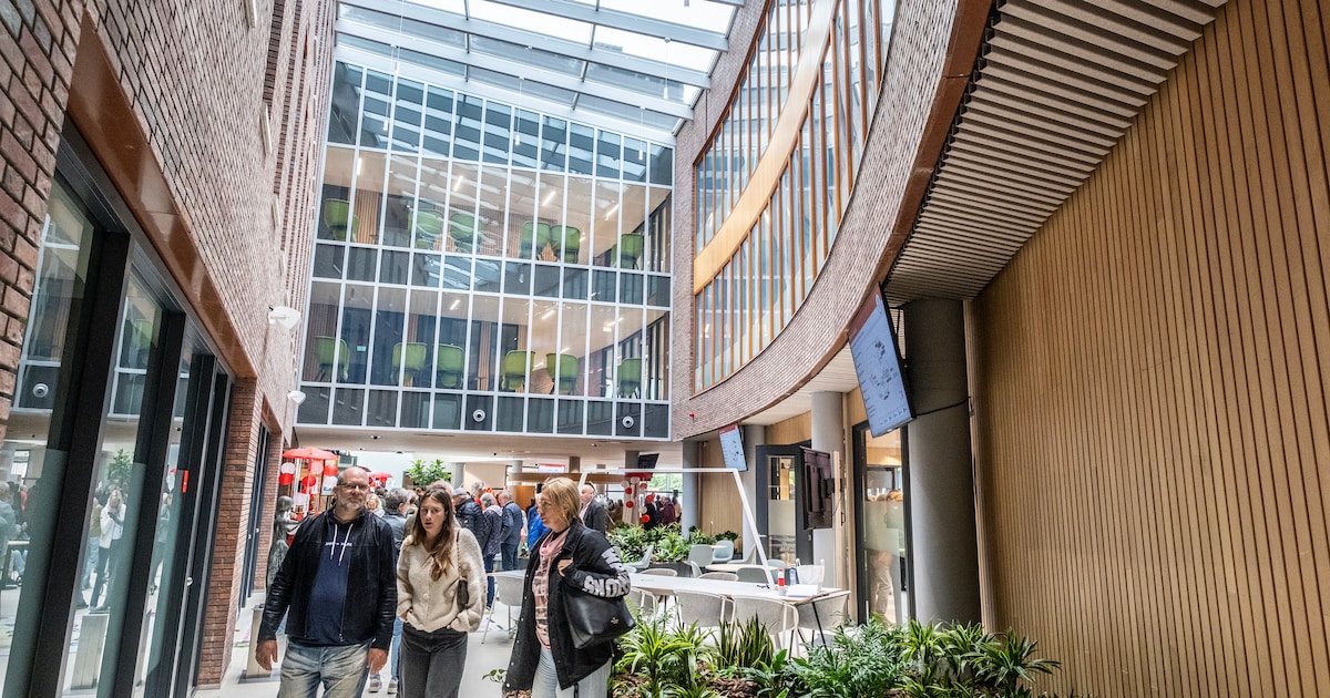 Verbouwing nieuw gemeentehuis blijkt goedkoper dan gedacht: gemeente houdt tonnen over