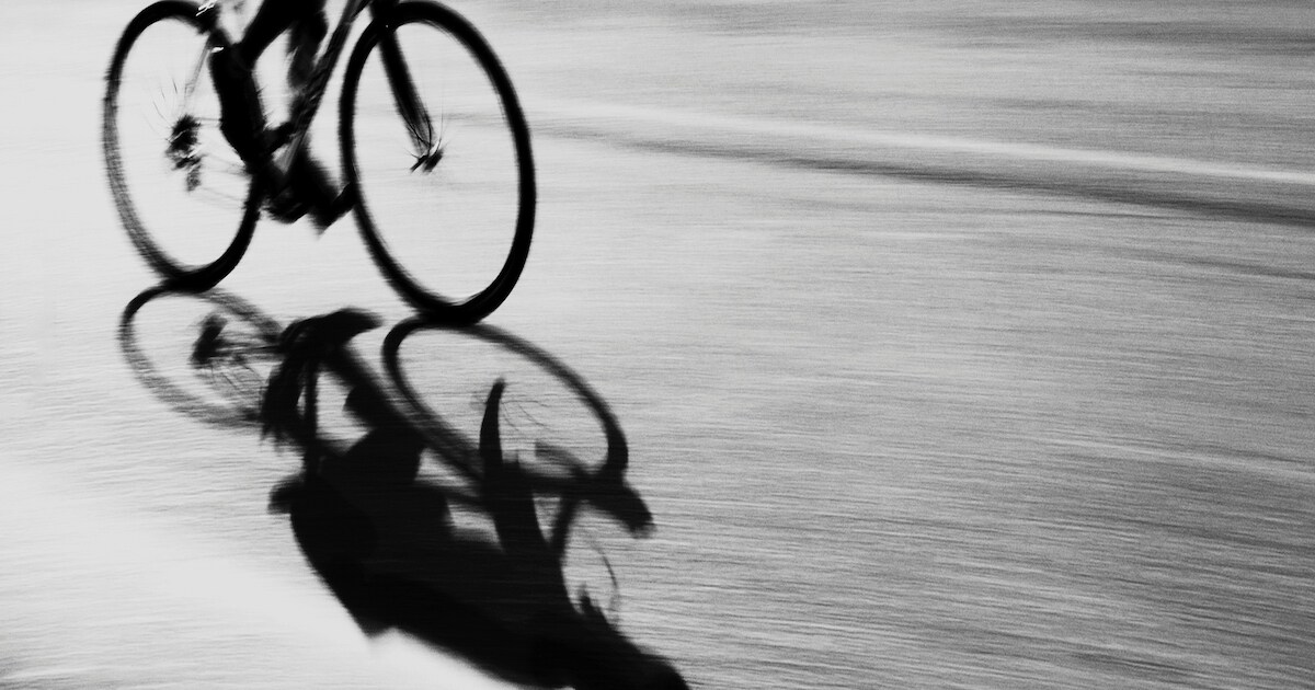 Voorruit aan diggelen en kleding van wielrenner in de gehavende ruit, maar Beerzenaar (39) zegt van 