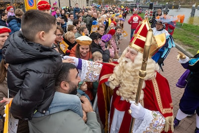 Ook in Oosterhout komt Sinterklaas niet zonder problemen aan, vermiste stuursleutel gooit bijna roet