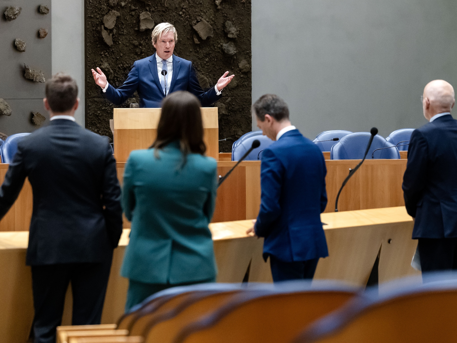 Partijen willen dat kabinet erkent dat Haagse rellen ‘extreemrechts geweld’ waren: ‘Ik ga niet speculeren’