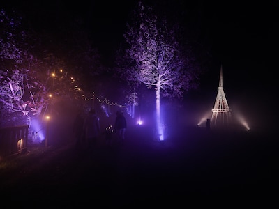 Lichtjesfestijn enorm succes: ‘Het licht speelt zo mooi met de natuur’