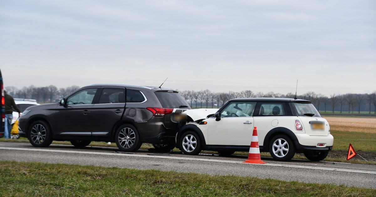 Drie auto's betrokken bij kettingbotsing op de N290 bij Hulst