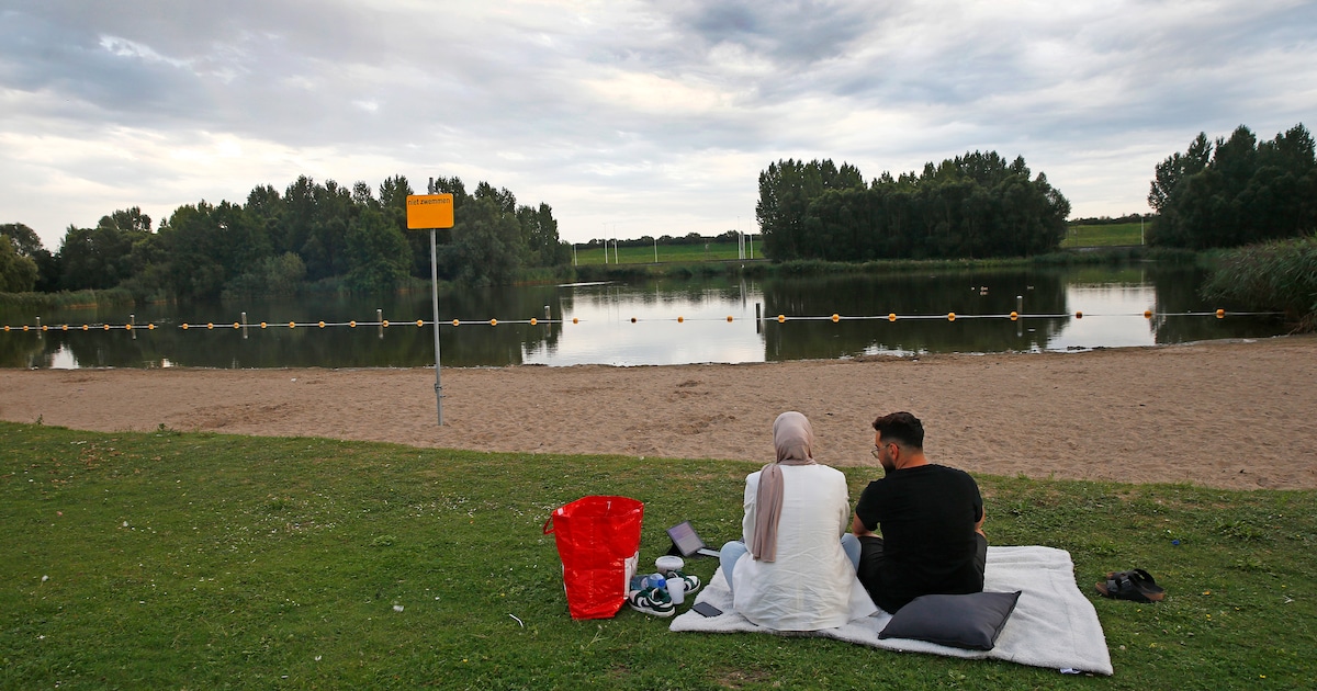 Zwemmen in vervuilde plas in Barendrecht opnieuw afgeraden vanwege PFAS in water
