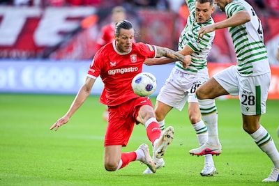 LIVE Europa League | Twente op vroege achterstand tegen Hongaarse recordkampioen na fout aanvoerder Van Rooij