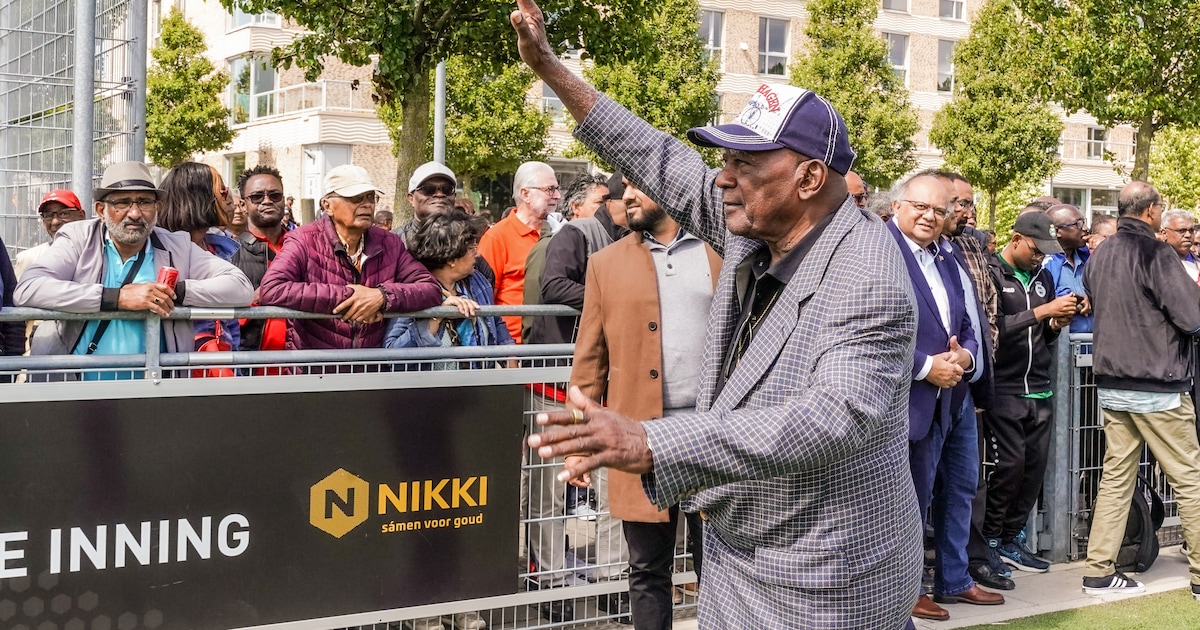 Eerbetoon aan Surinaamse voetballegende trekt bewonderaars uit heel ...