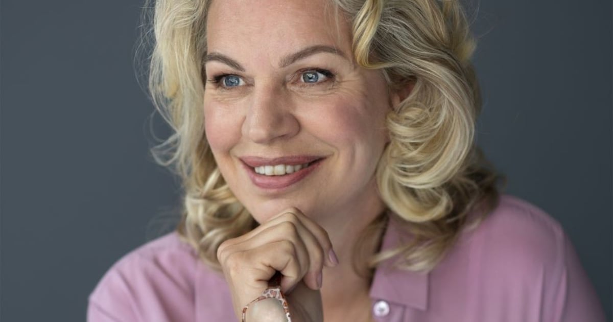 Annejet van der Zijl spreekt in Oude Wetering over haar boek De zwevende wereld