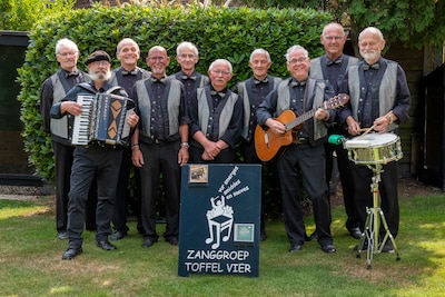 Zanggroep Toffel Vier geeft afscheidsconcert in Asten