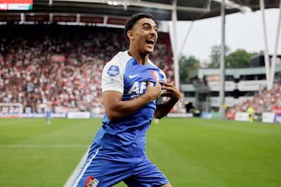 Uitstekend AZ zet FC Utrecht bij het thuisdebuut van trainer Correia flink te kijk