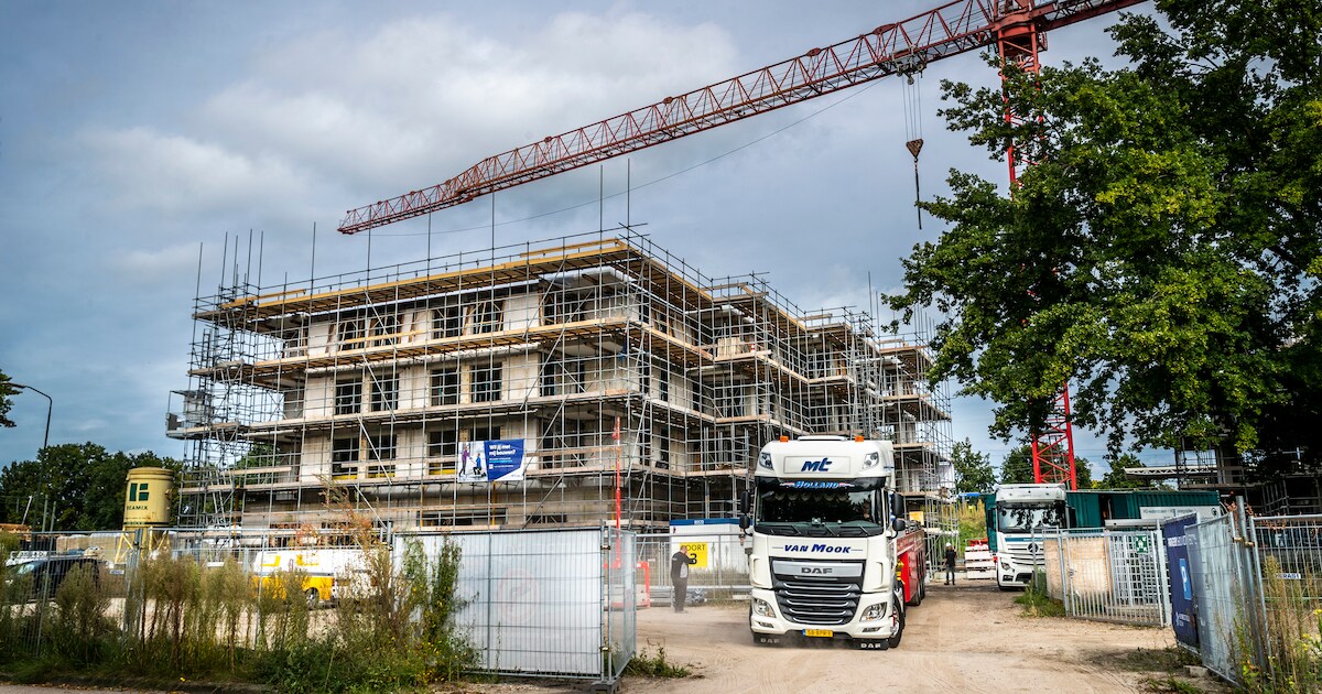 Gemeente en KROON tekenen woningbouwovereenkomst in Dwingeloo: in totaal negen nieuwe woningen