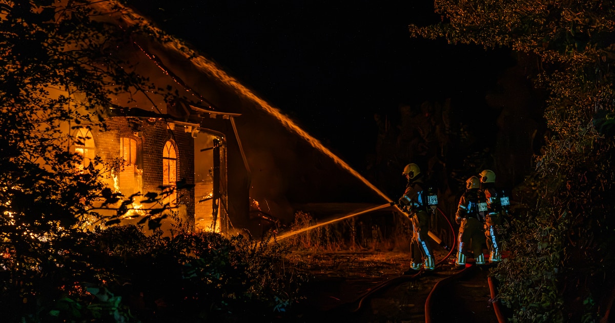 Monumentale boerderij verwoest door brand Jelsum