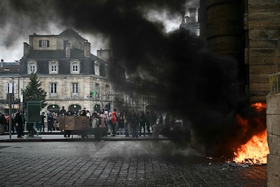 Al 166 aanhoudingen bij protesten in Frankrijk: ‘Heel veel woede’